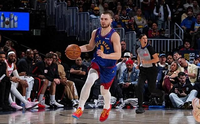 布劳恩低迷拖累掘金季后赛前景 续约合同面临考