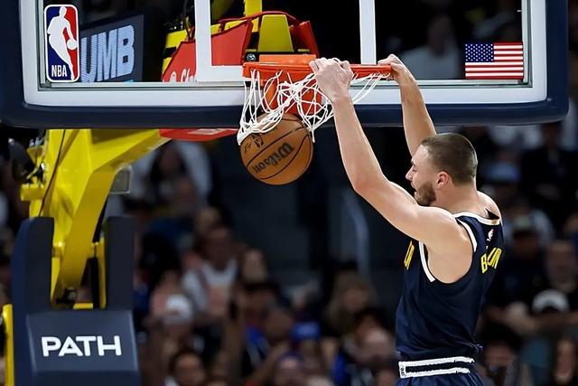 布劳恩低迷拖累掘金季后赛前景 续约合同面临考