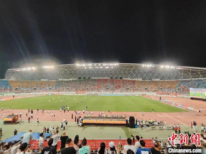 港星队迎战多彩贵州联队 3比3平局点燃贵阳球迷