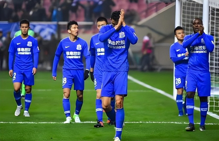 申花三轮仅一胜斯卢茨基遭质疑 李可复出或助球