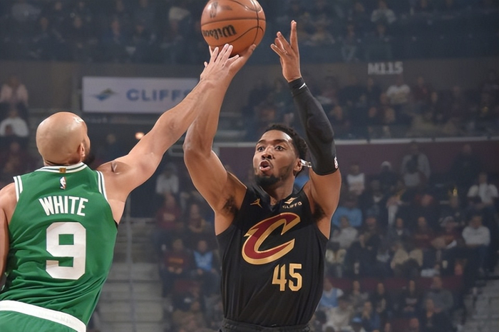 怀特成凯尔特人隐形核心助力夺冠