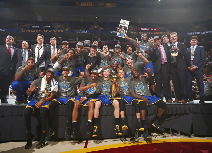 勇士季后赛首败：时间侵蚀王朝根基